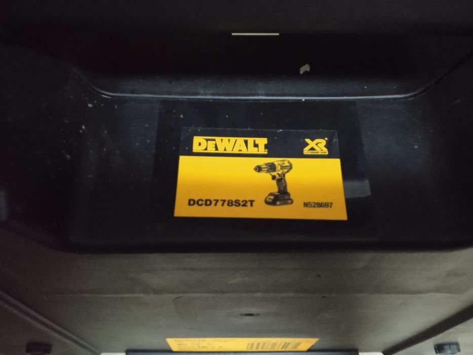 Шуруповерт DeWalt DCD778 S2T