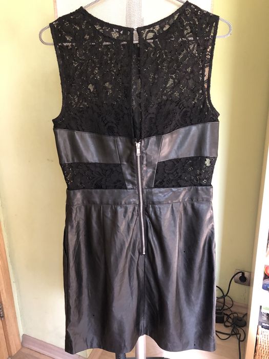 Черна рокля Guess