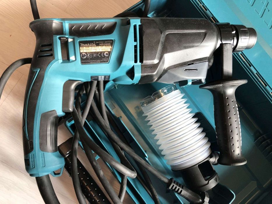 Перфоратор Makita hr2600