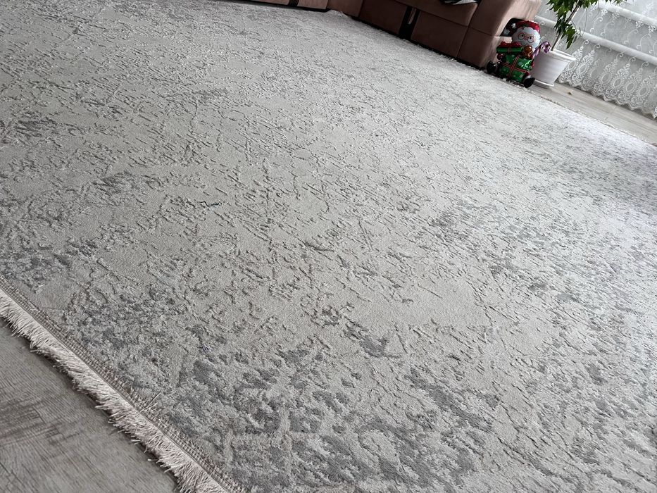 Продам ковер большой