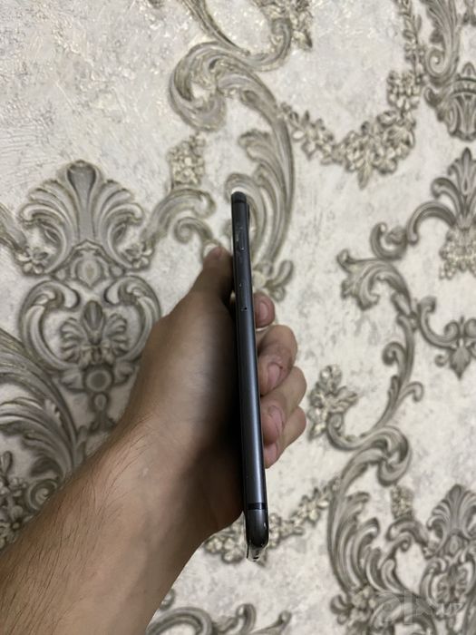 iphone 8 plus qora srocna arzonga