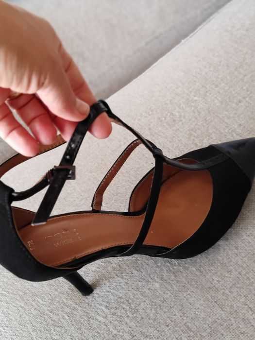 Прекрасни официални обувки 38