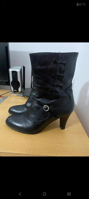 Botine noi din piele naturală