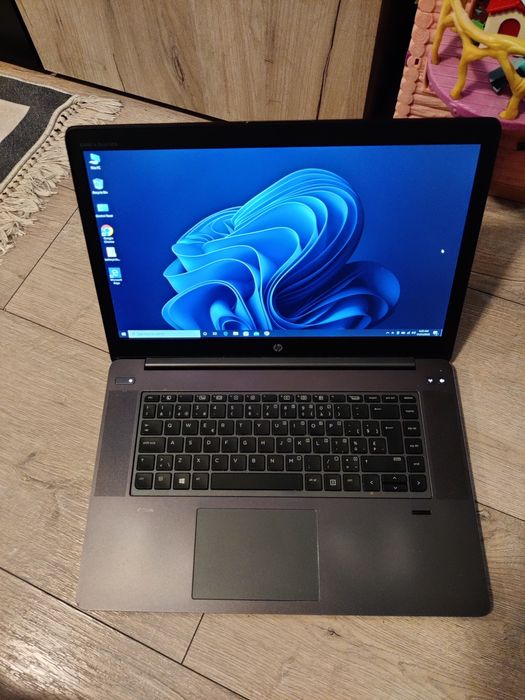 HP Zbook Studio G3 Workstation Gaming..Xeon 2,8ghz(8cpu)..16g ram..SSD