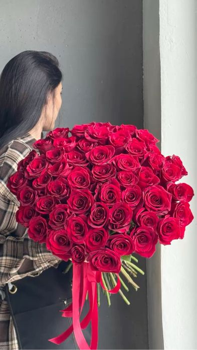 51 роза б/у  15000 тг