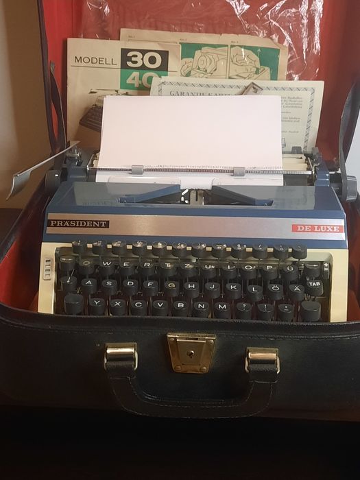 Mașină de scris Prasident de Luxe impecabilă
