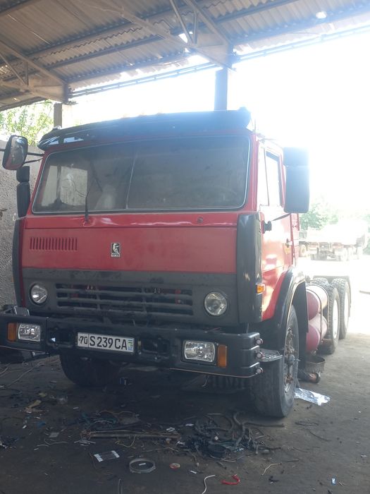 Kamaz tegach sotiladi