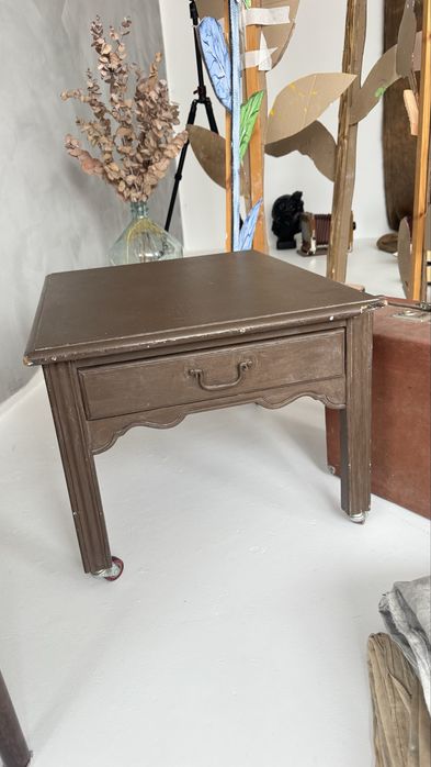 Стулья кубы для фотостудии, вентилятор, чемоданы