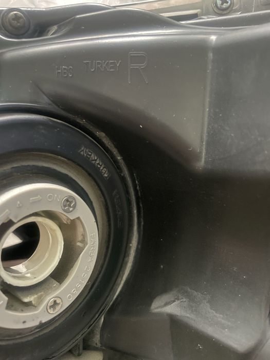 Передняя правая фара