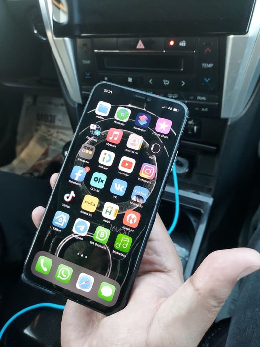 IPhone 11 pro max gold