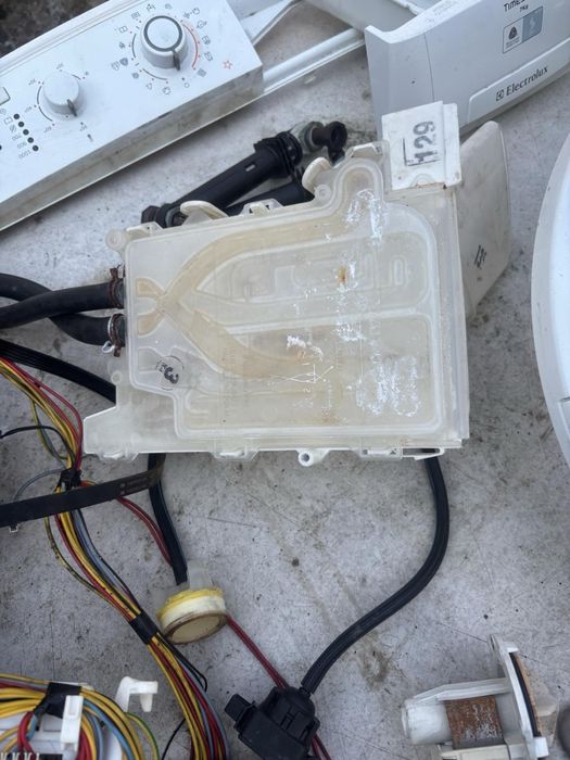 Пералня Ecectrolux EWP 107200 W на части