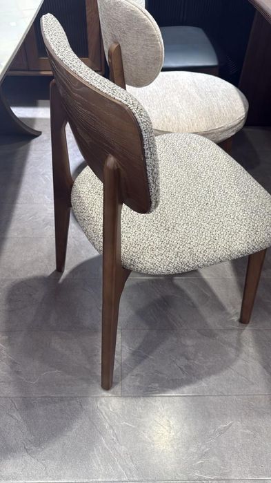 Новые стулья, натуральное дерево