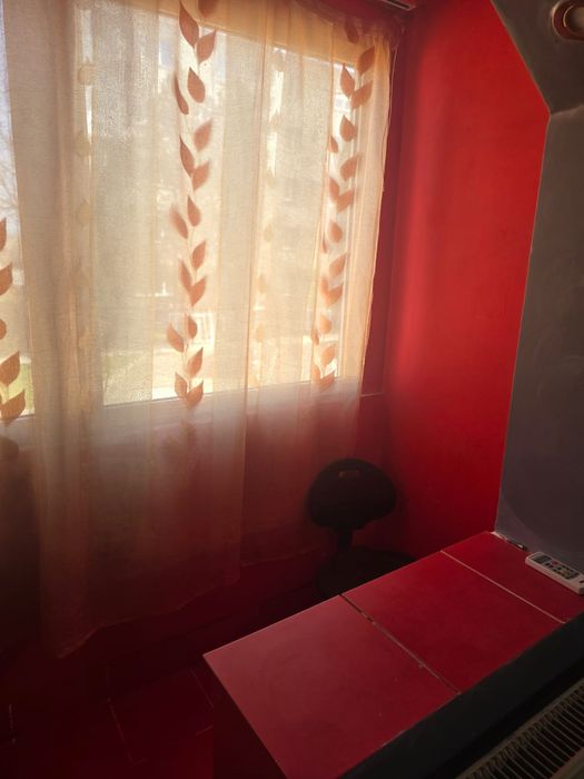 Vând apartament cu 2 camere în Deta zona Târgu Mare etaj 1