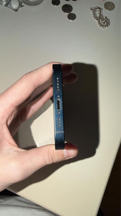 Продам iPhone 14 256ГБ черный,торг уместен