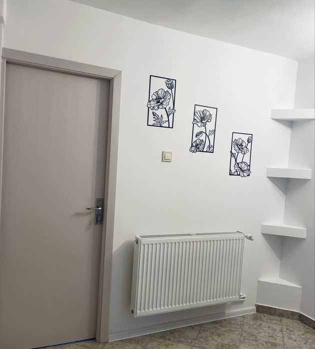 Inchiriez apartament 2 camere parter,( in spatele liceului Energetic), recent renovat , complet mobilat si utilat cu centrala si aer conditionat .