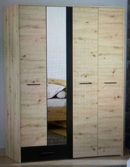 Четитикрилен Гардероб  с огледало 157.5/53/203.5