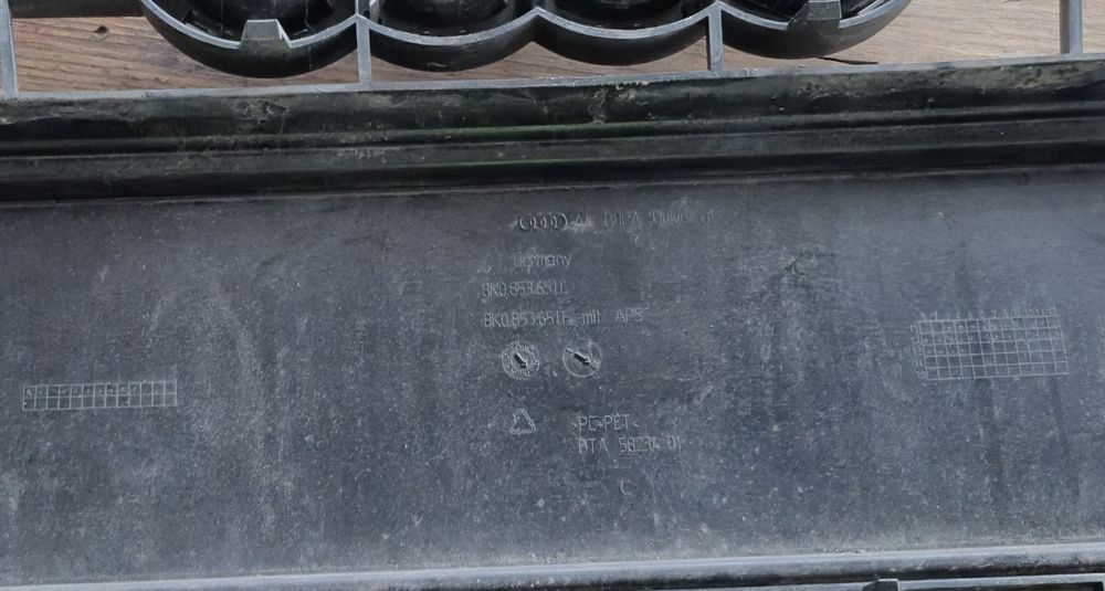 Vand grila audi  nu stiu modelu Preț 70lei