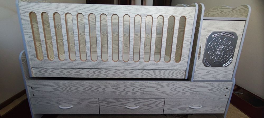 Детский кроват ва шкаф