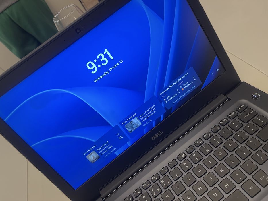 Laptop Business Dell Vostro 5471 | i5-8250U | 8GB RAM | 1.03TB Stocare | Video Dedicat 4GB
