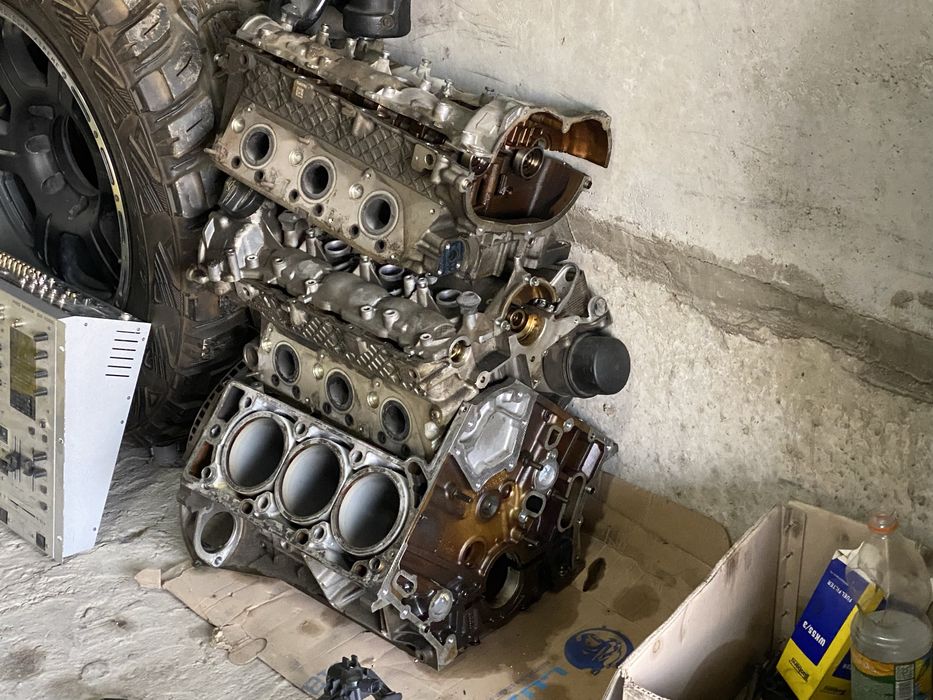 * запачсти на мотор Mercedes 272 разбор в хорошем состоянии