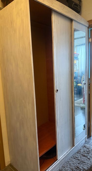 Двукрилен гардероб с огледало