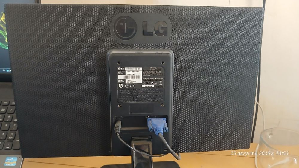 Монитор  LG 19li