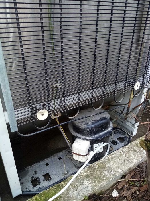 Продавам  фризер