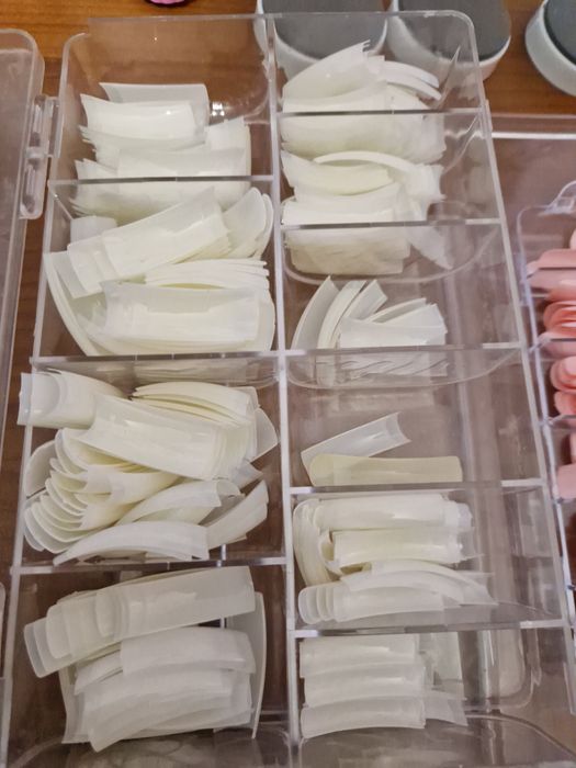 Tipsuri  unghii false