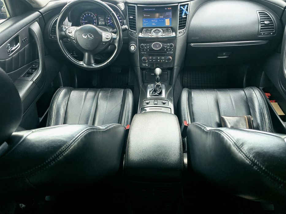 Mercedes S350 2010 facelift w221 / Infiniti qx70 3.7 v6 2014