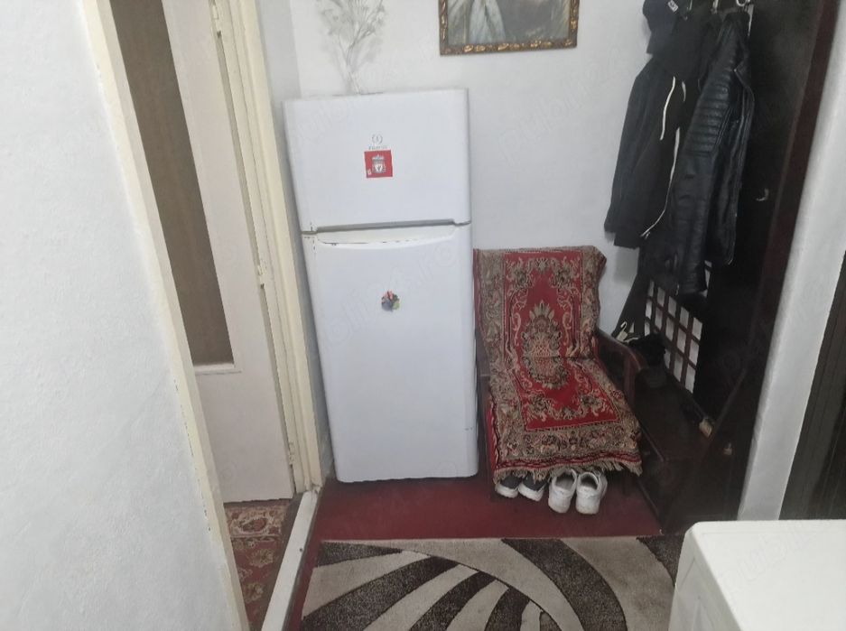 Garsonieră mare, 34 mp, Dărmănești, etaj 3, renovată, cu centrală termică și balcon