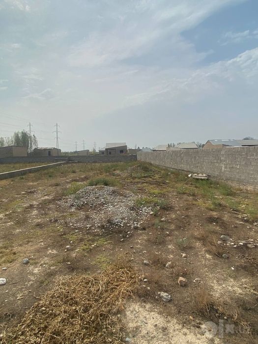 Hovli qurish uchun yer maydoni sotiladi