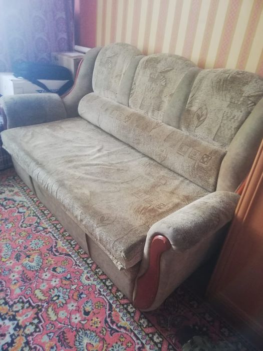 Продам диван и два кресла