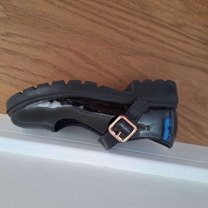 Pantofi lac CCC marime 36