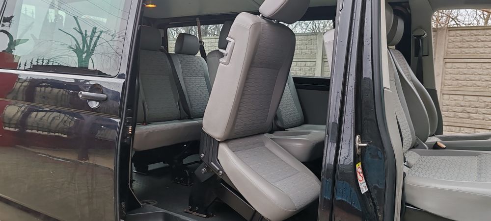 Vând/schimb Transporter T5 8+1 locuri