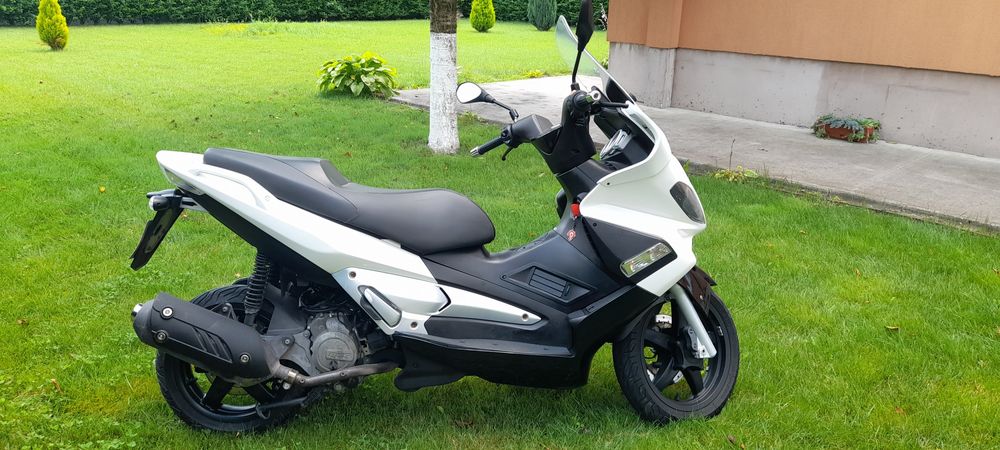 На ЧАСТИ Gilera nexus Apriliq SR MAX
