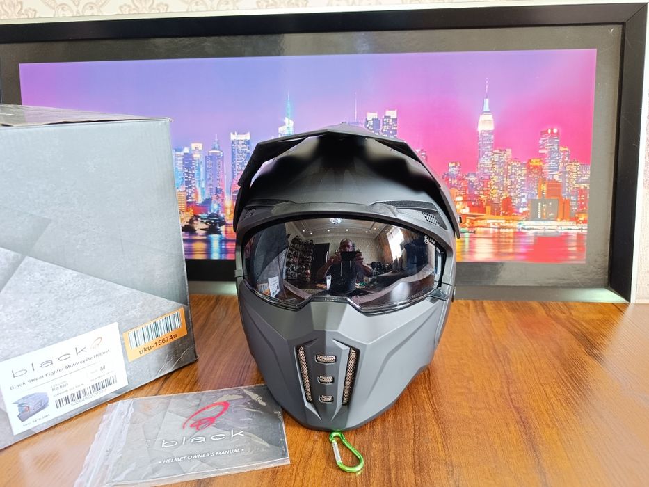 Мото шлем от бренда BLACK STREET