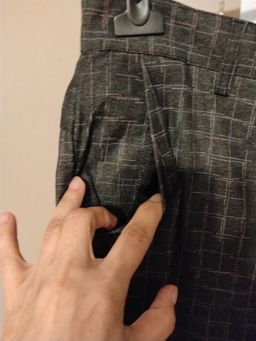 Pantaloni barbatesti