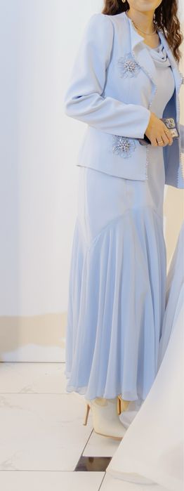 Платье с костюмом