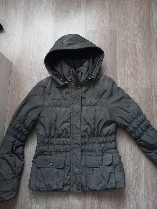 Продавам детско яке.