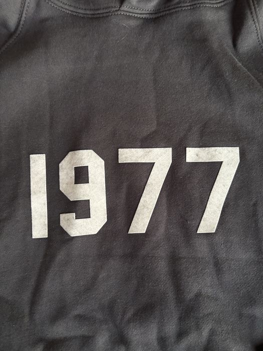 Essentails 1977
