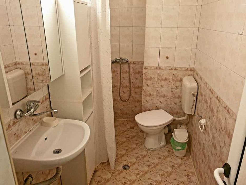 Дава се под наем Двустаен апартамент в Бургас, Възраждане - 60 кв.м за 234.6 € - Снимка #2