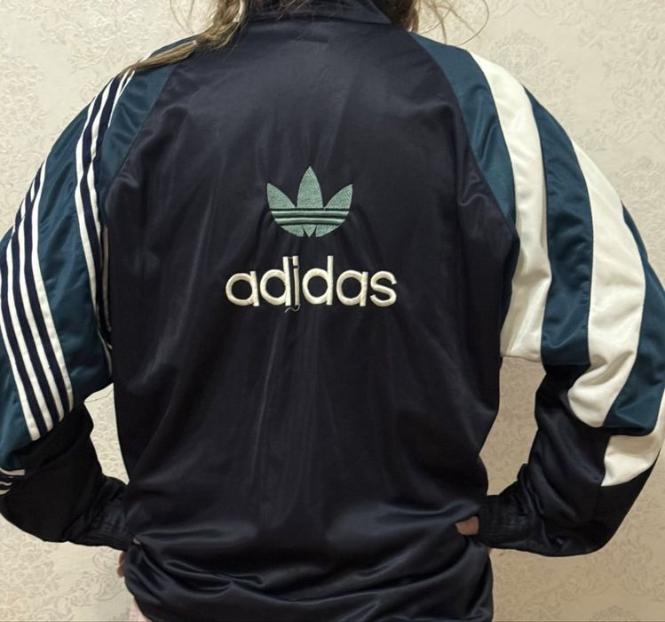 Продам кофту Адидас