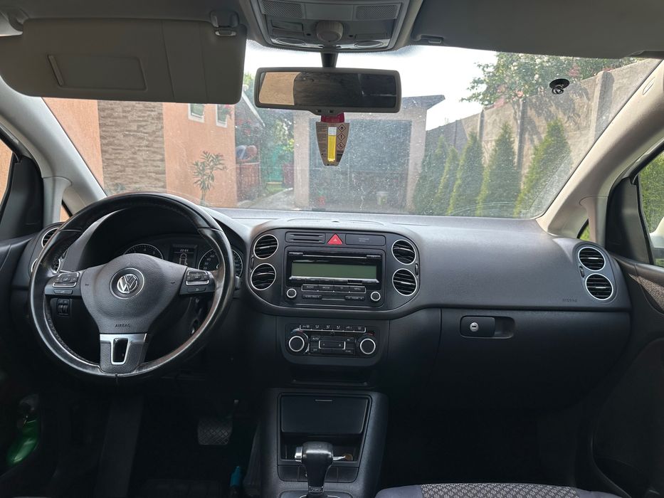 Vând  Golf Plus 6