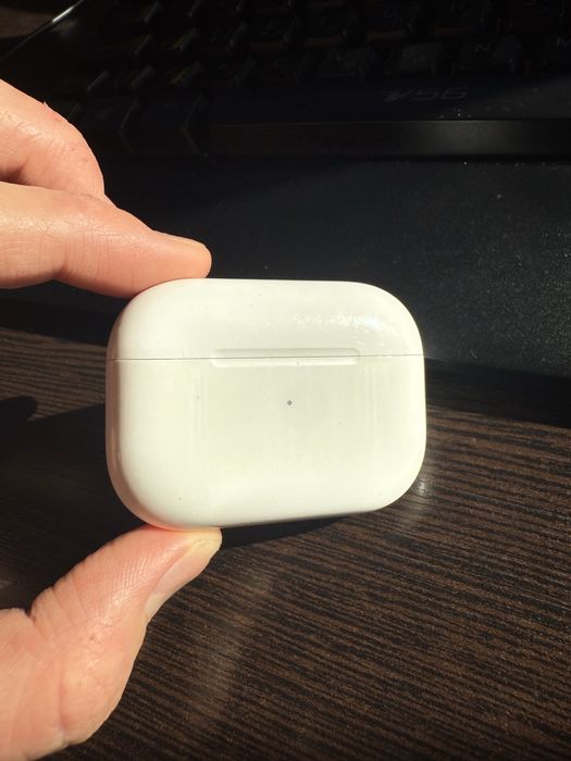 AirPods Pro 2, Lightning.