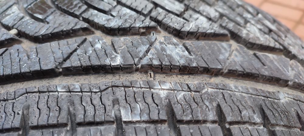 Джанти DEZENT със зимни гуми 5/112/18 размер на гумите 225/40/18