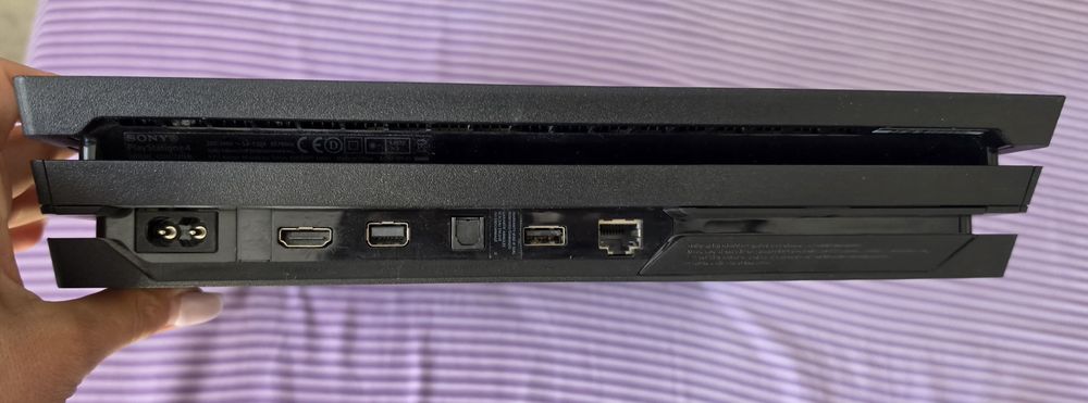 PS4 Pro Sony 1TB + 2 джойстика