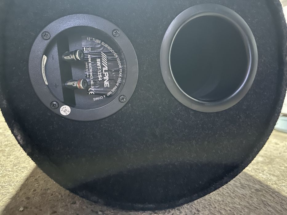 Subwoofer Alpine SWT-12S4 + amplificator InPhase PA1204