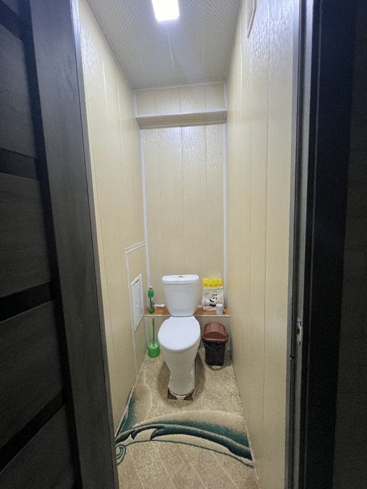 Uy sotiladi 7chi mikrorayon korzinka yonida 4-maktab yonida tryoxlesni