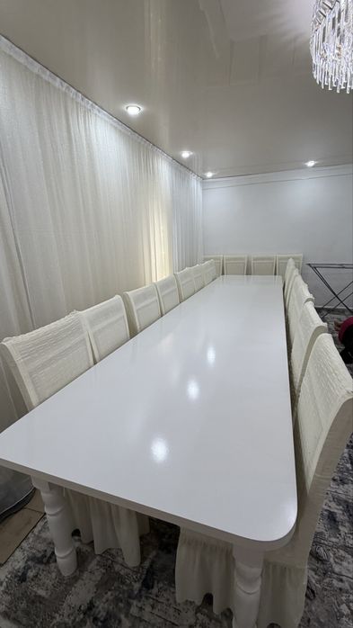 Стол со стульями