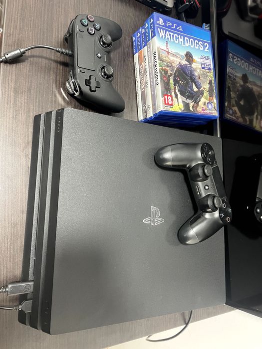 PS4 Pro 1TB Modat 2 controllere + jocuri